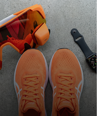 Bike, bus, bag, brunch — same pair.