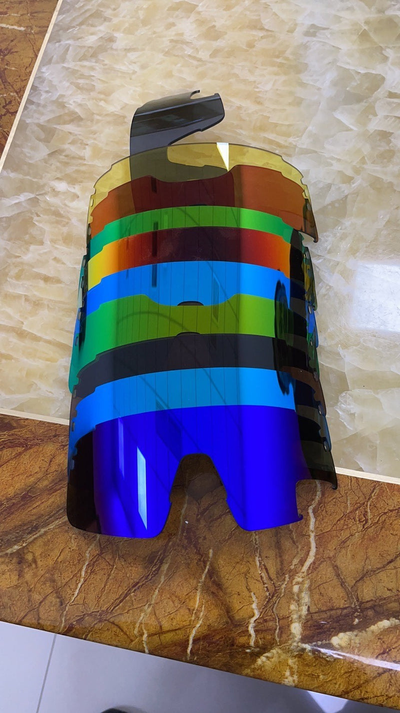 Lens sample with the mirror housing